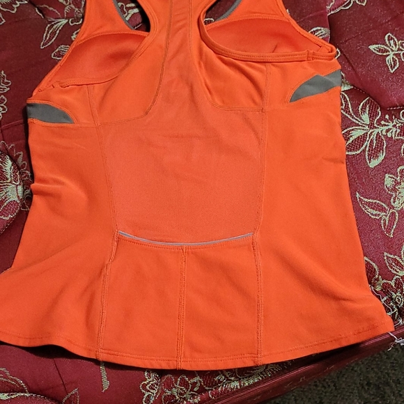 Work out tank top - Picture 3 of 3